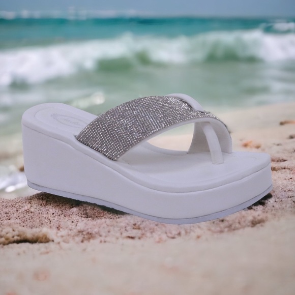 Last Pair! Italina White Silver Rhinestone Embellished Platform Thong Sandal 5.5 - Picture 2 of 5
